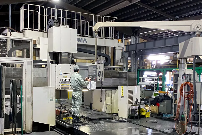 5面加工門形マシニングセンタ