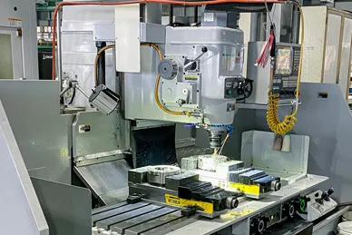 立形NCフライス盤