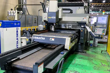 2次元レーザー加工機