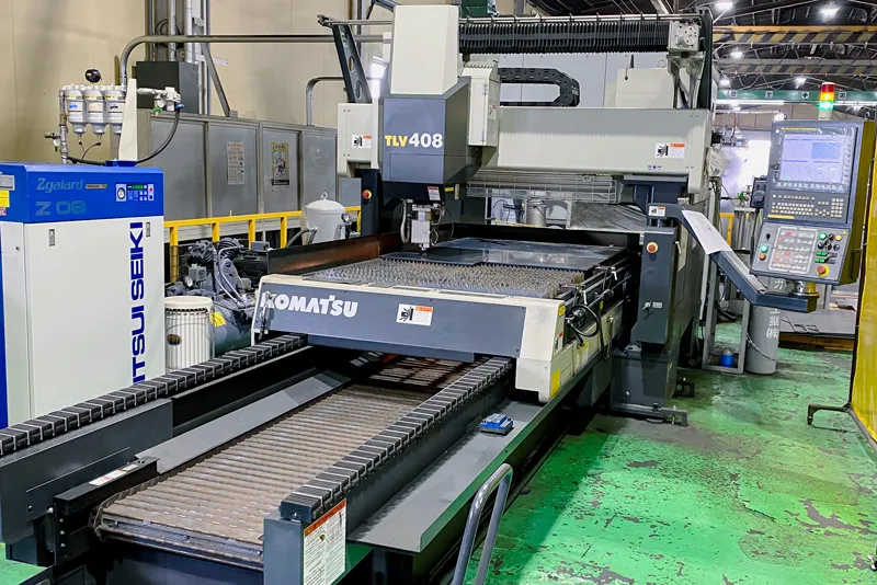 2次元レーザー加工機